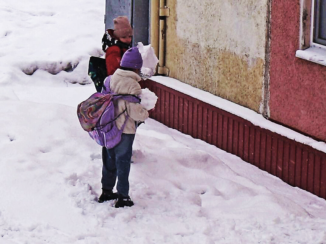 Апрель...Кто метче бросит снежок! - Владимир 