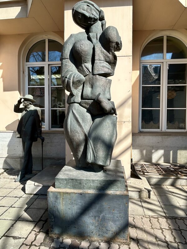 Скульптура Церетели - Натали 