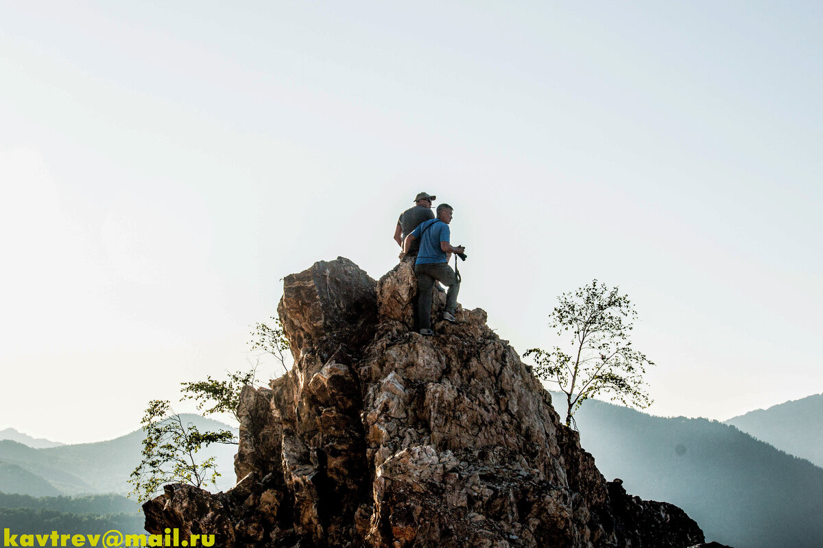 ВЫСОКО СИЖУ.... - HART BAD