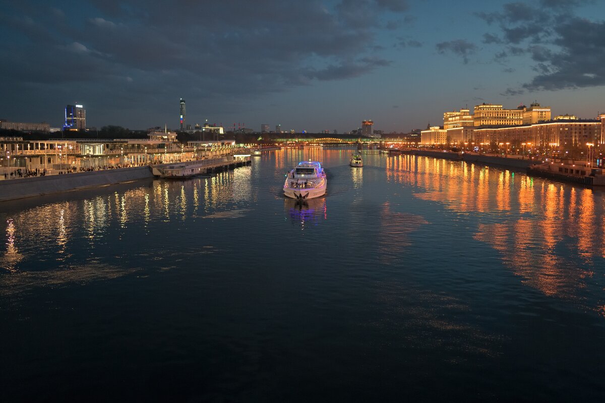 По Москва-реке - Yevgeniy Malakhov