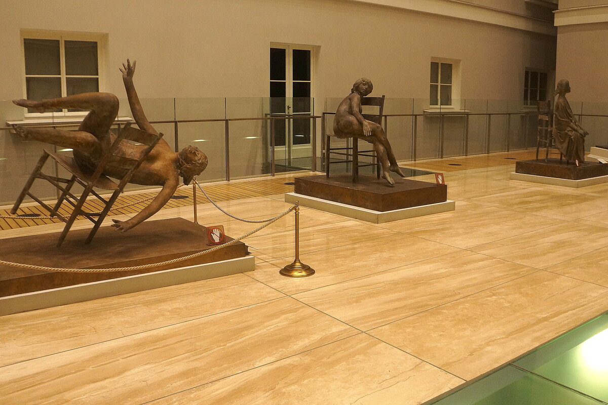 Джакомо Манцу / Падающая Тебе / Тебе сидящая / Портрет Тебе / 1983 / дар автора 1986 - zavitok *