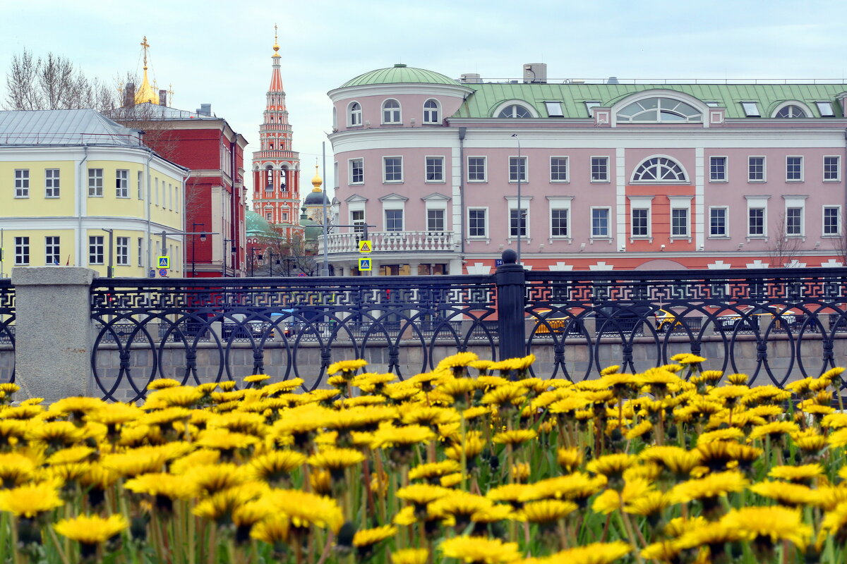 Кадашевская набережная 16 апреля - Михаил Бибичков