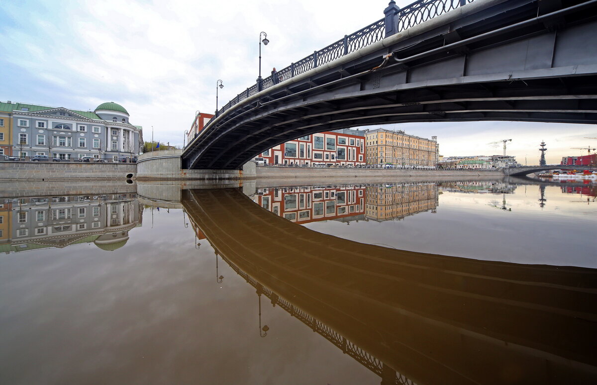 Кадашевская набережная 16 апреля - Михаил Бибичков