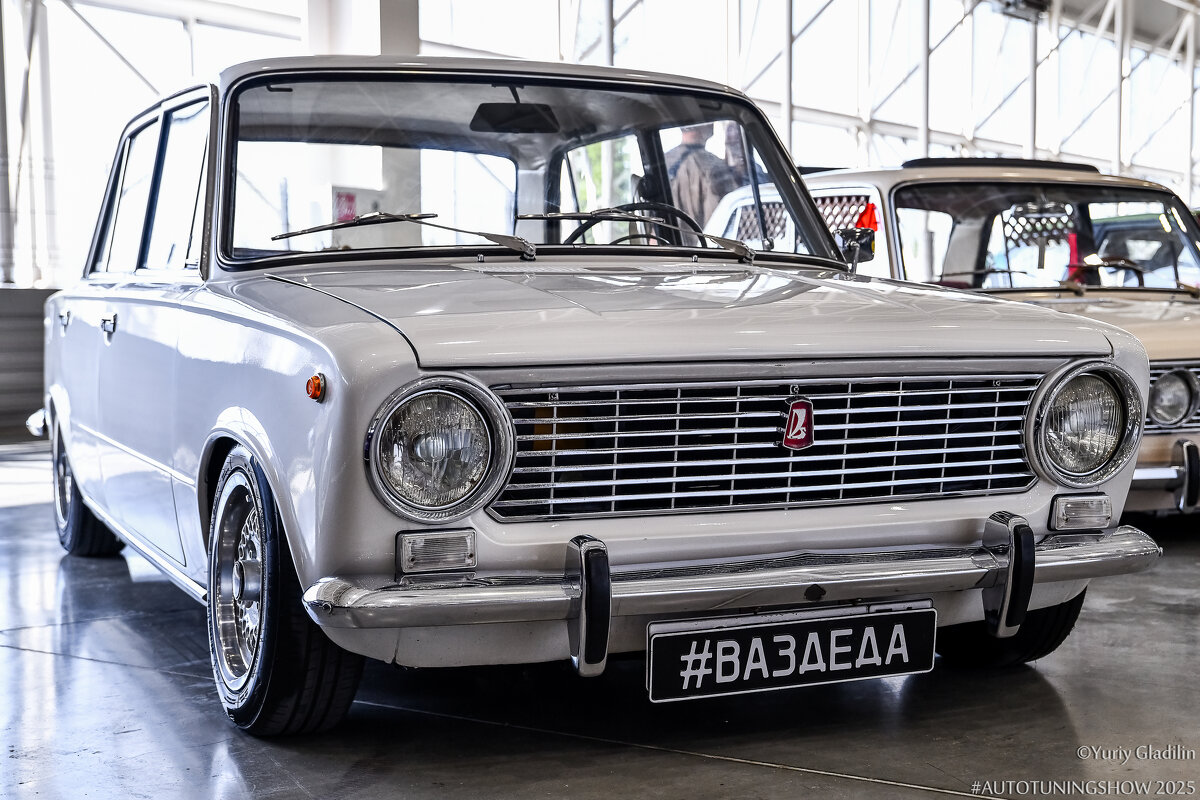 ВАЗ - Юрий Гладилин
