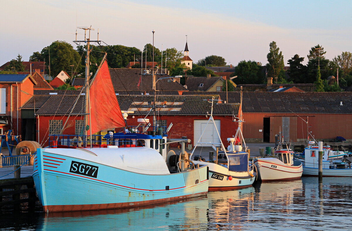 Вечер в маленьком датском порту - В.И 
