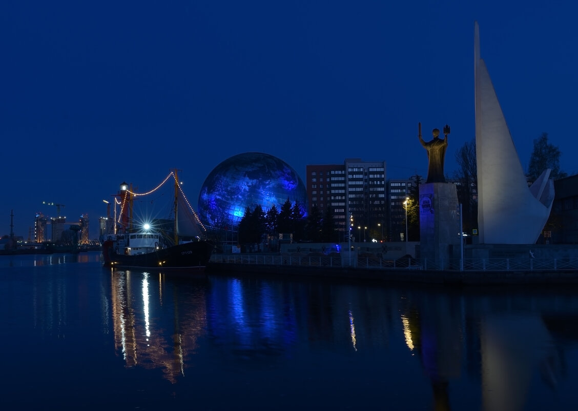 Музей мирового океана ранним утром. - Константин Белоногов