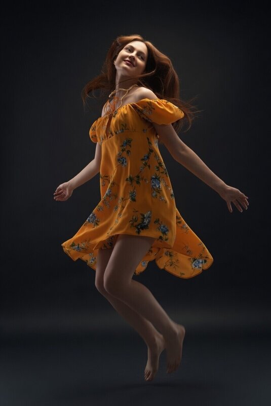 Танцующая в темноте - And I go