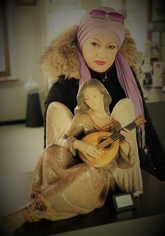 На  выставке  парцелян - Лана 