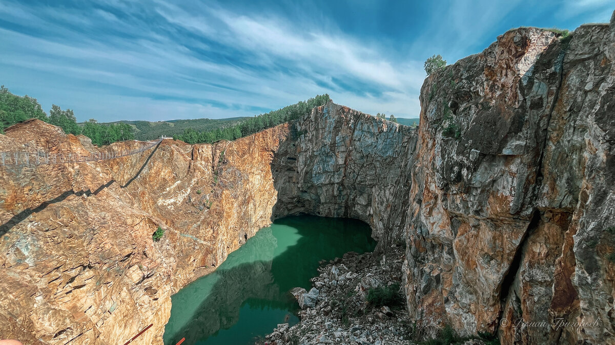Изумрудный глаз Туимского провала: красота заброшенного рудника - Роман Григорьев