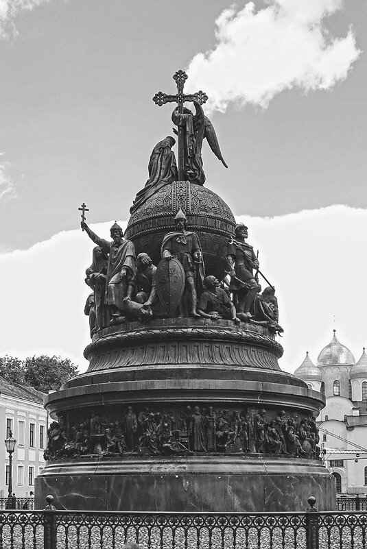 Памятник 1000-летия России в Великом Новгороде - Сергей Сомихин