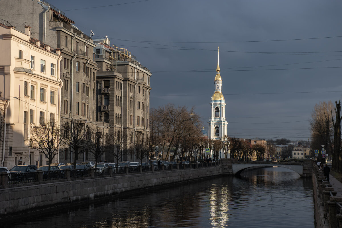 Вечерние контрасты Петербурга - Борис Генкин