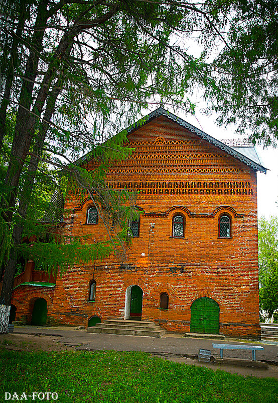 ПАЛАТЫ УГЛИЧСКИХ КНЯЗЕЙ. - Александр Дмитриев