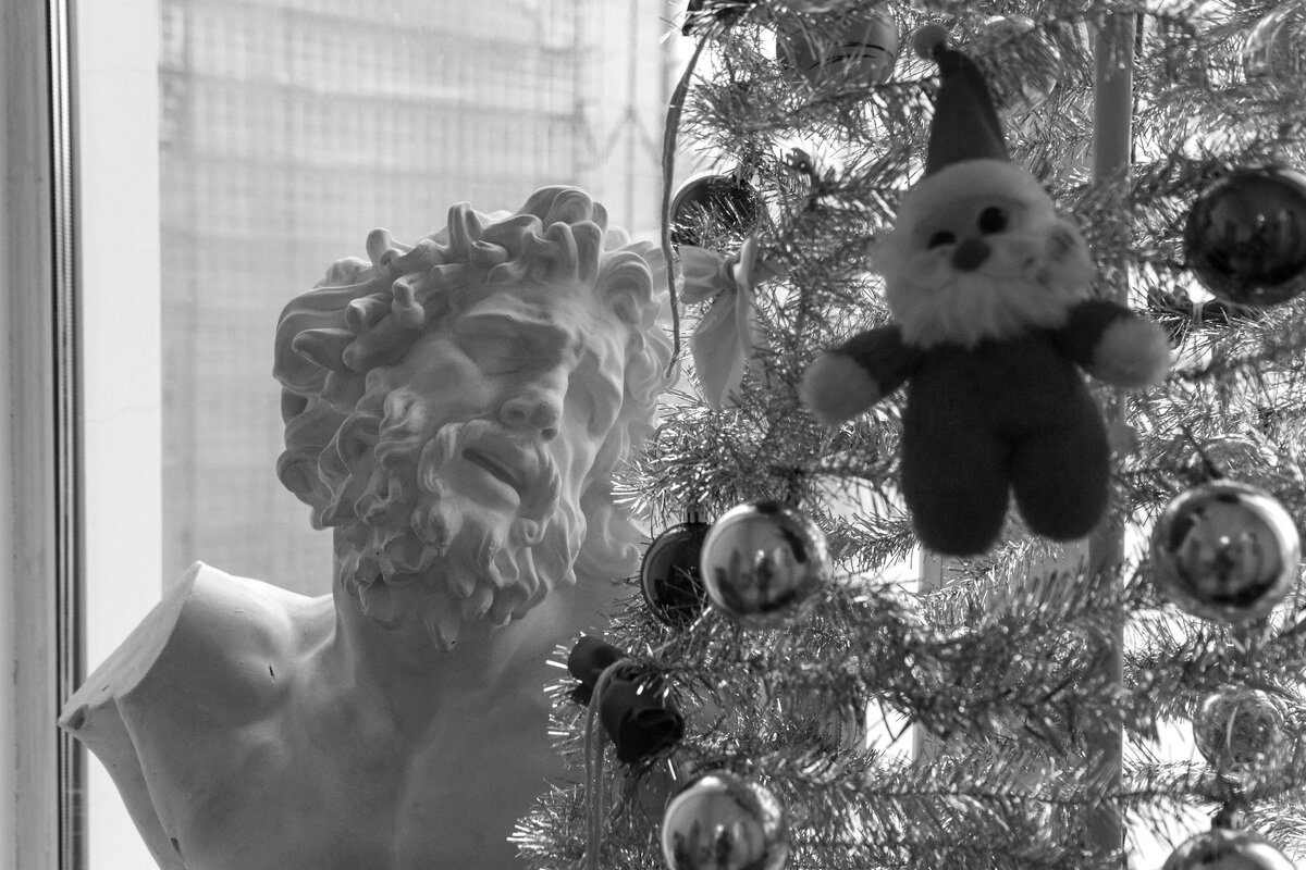 с мольбою к Дедушке Морозу - Максим Должанский