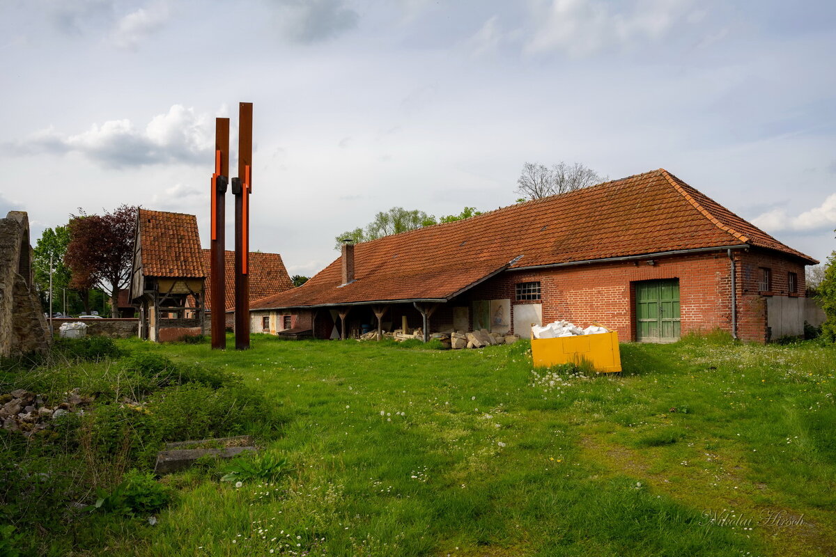 На задворках... - Николай Гирш