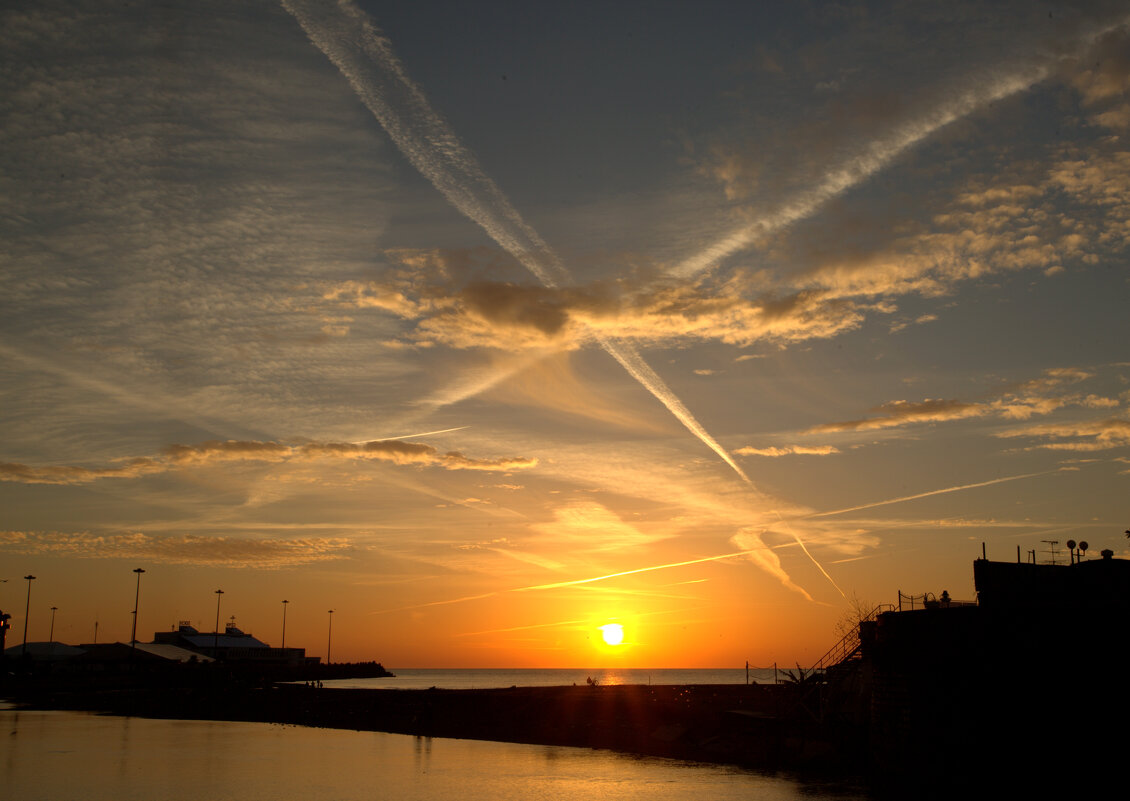 В устье реки Сочи на закате - Валерий 