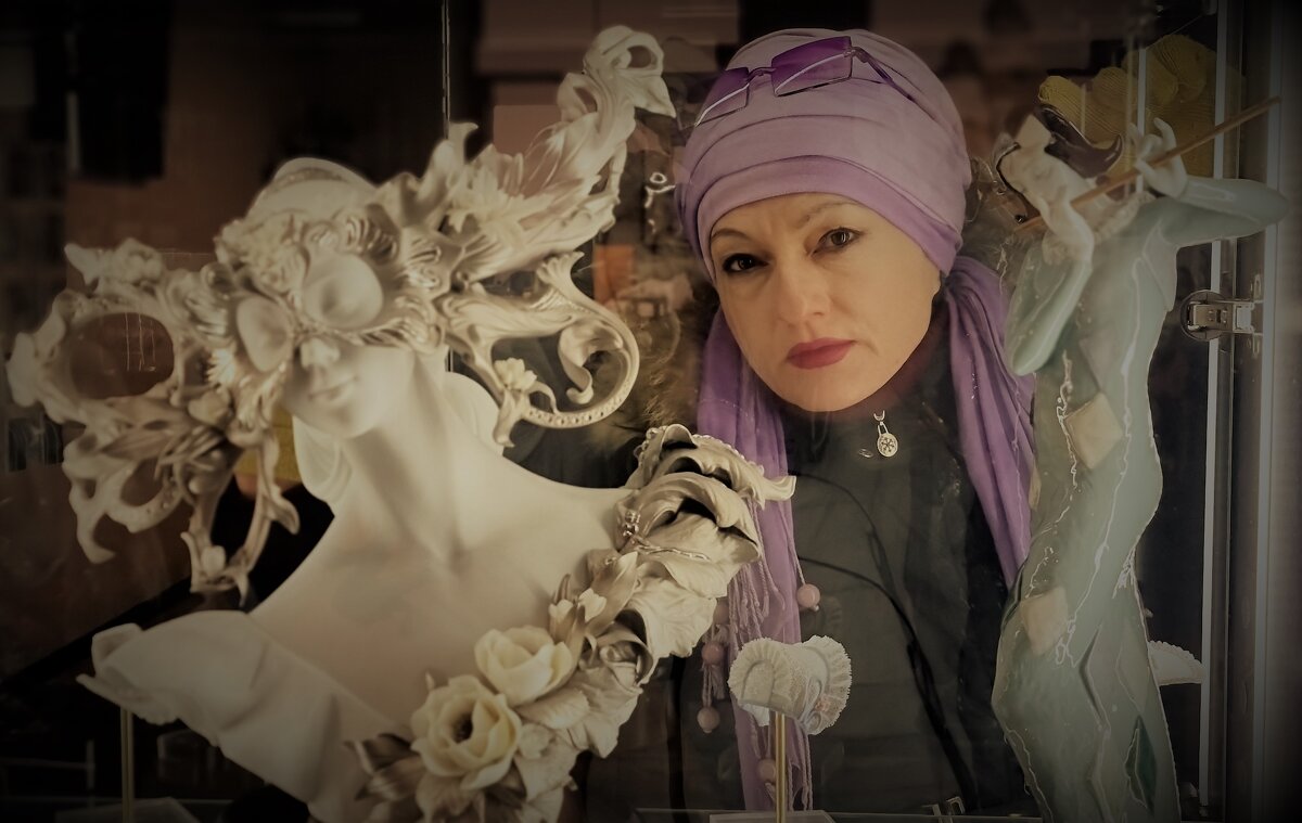 Выставка  из  фарфора - Лана 