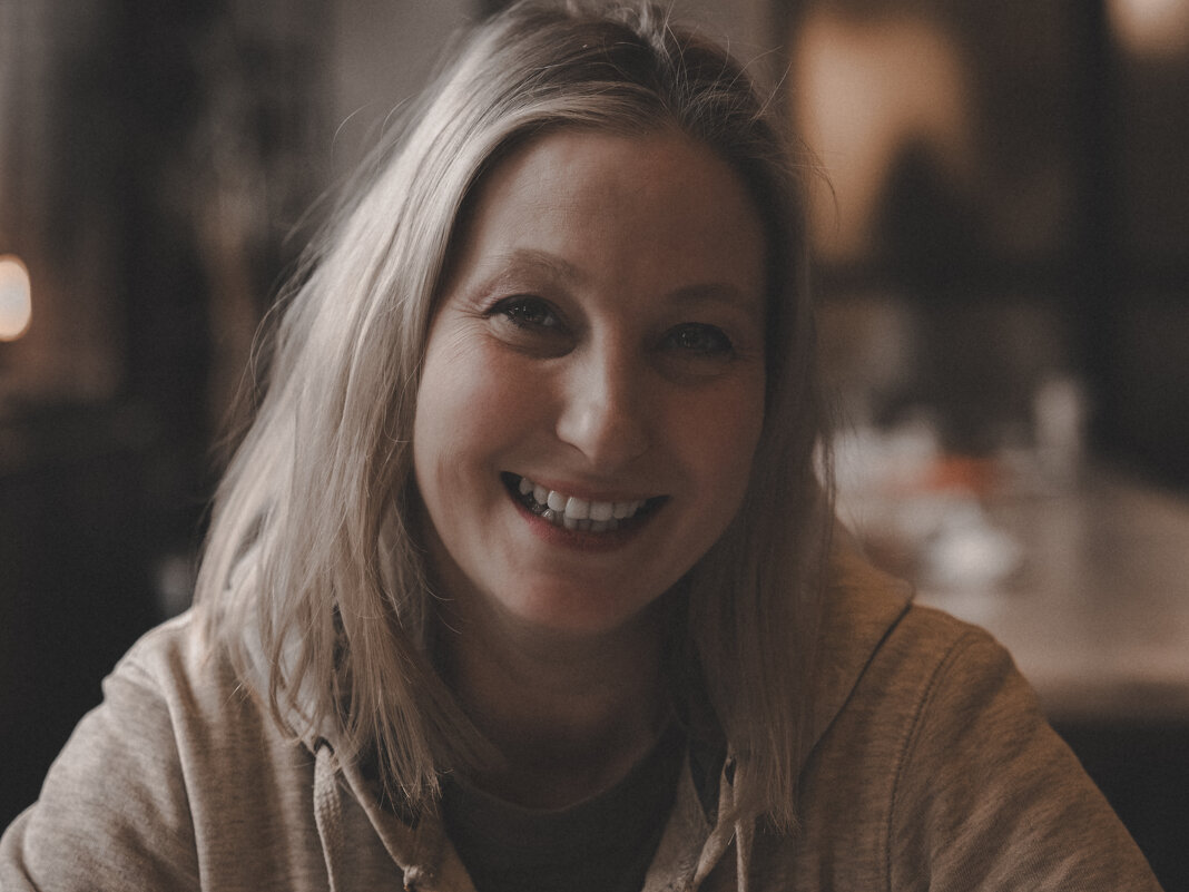 Девушка - Илья Шенгелия