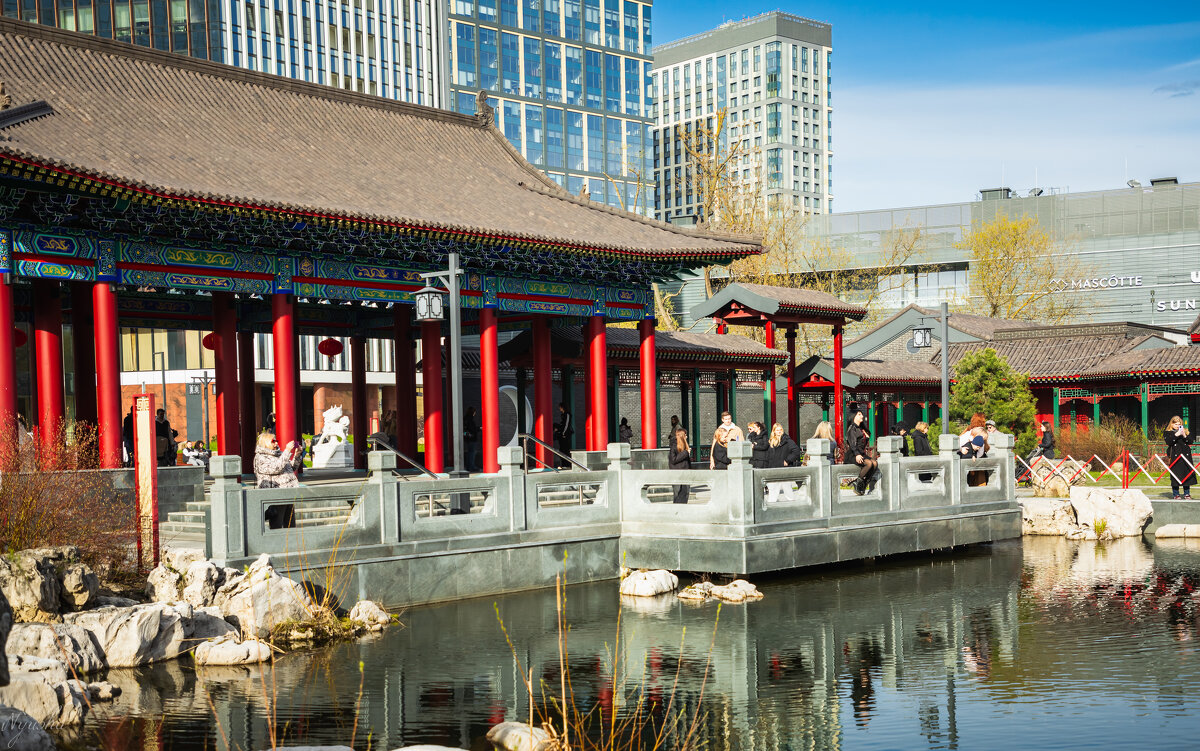 В парке Хуамин - Nyusha .