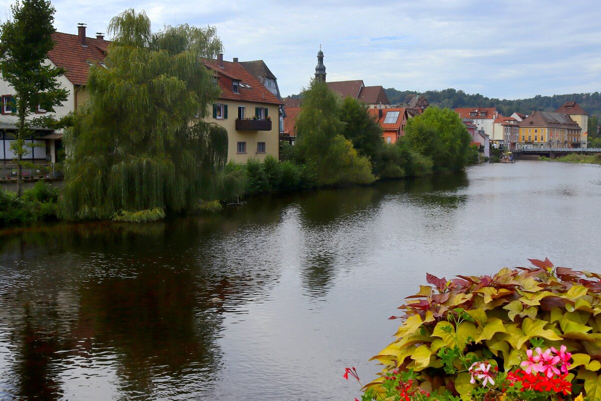 Город у реки - Юрий. Шмаков