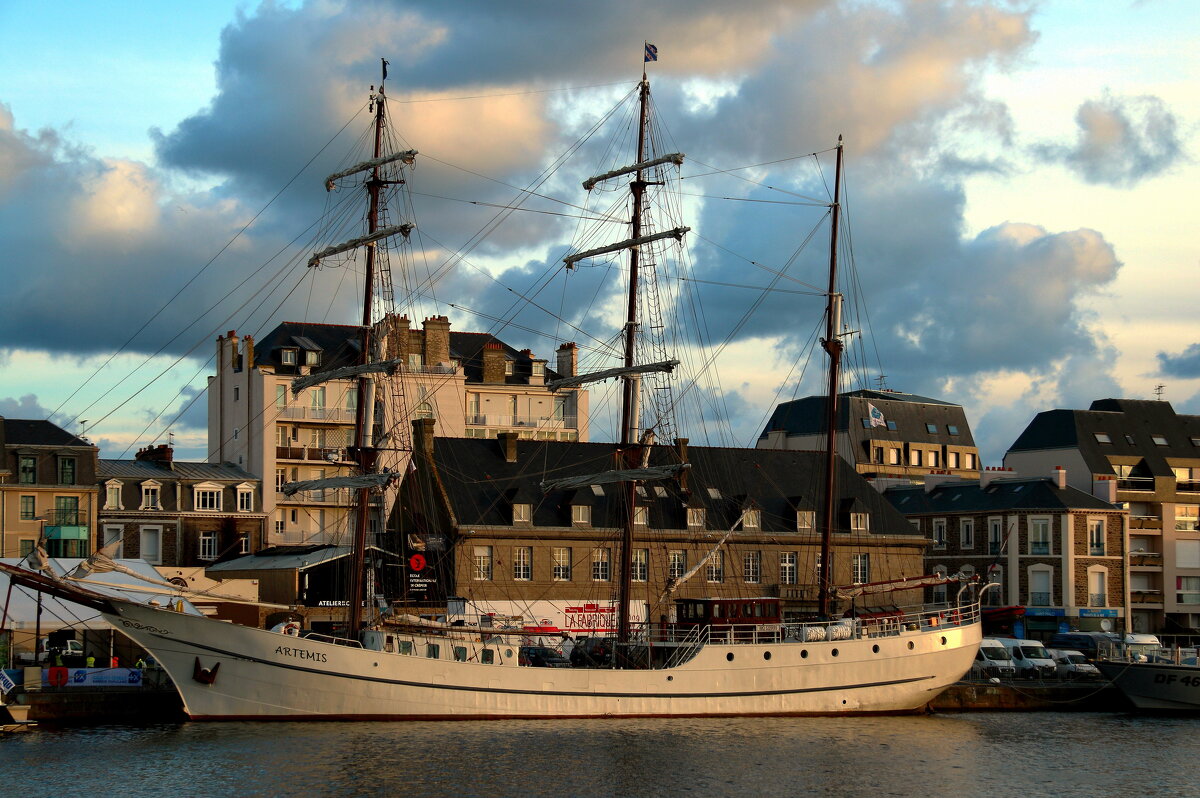 В порту Сен-Мало - В.И 