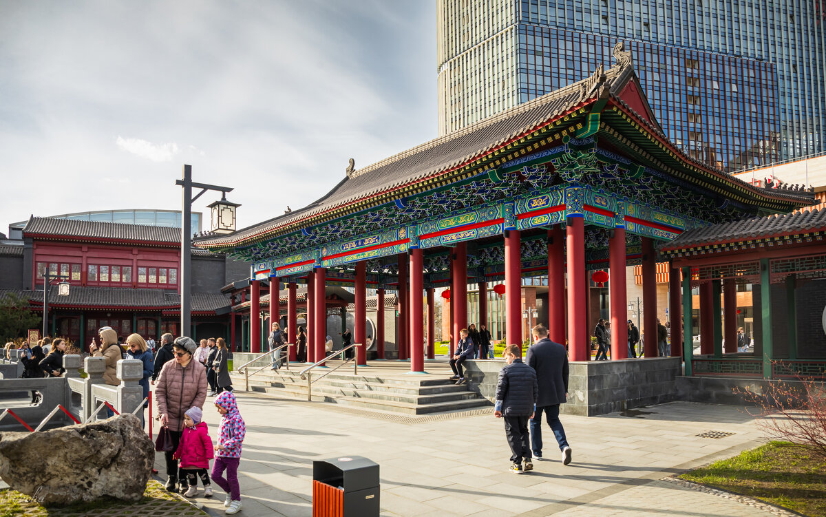 В парке Хуамин - Nyusha .