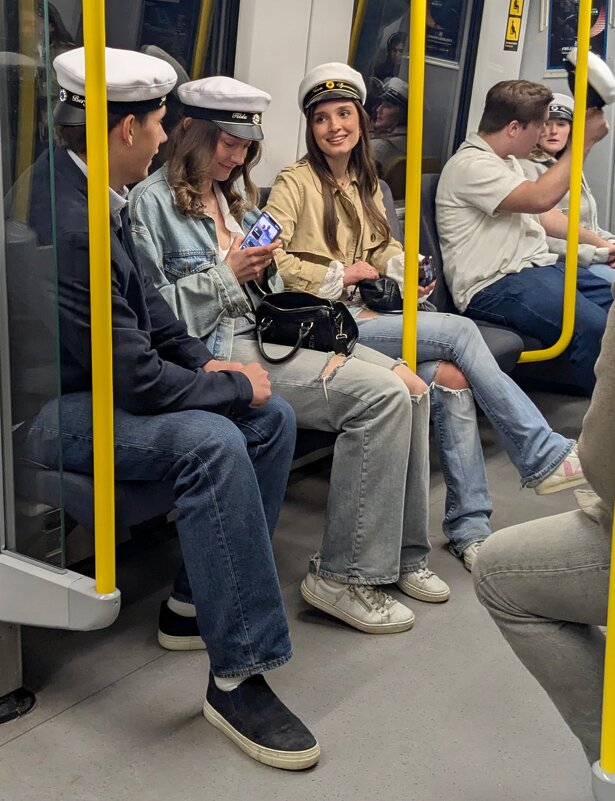 Новоиспечённые студенты - liudmila drake