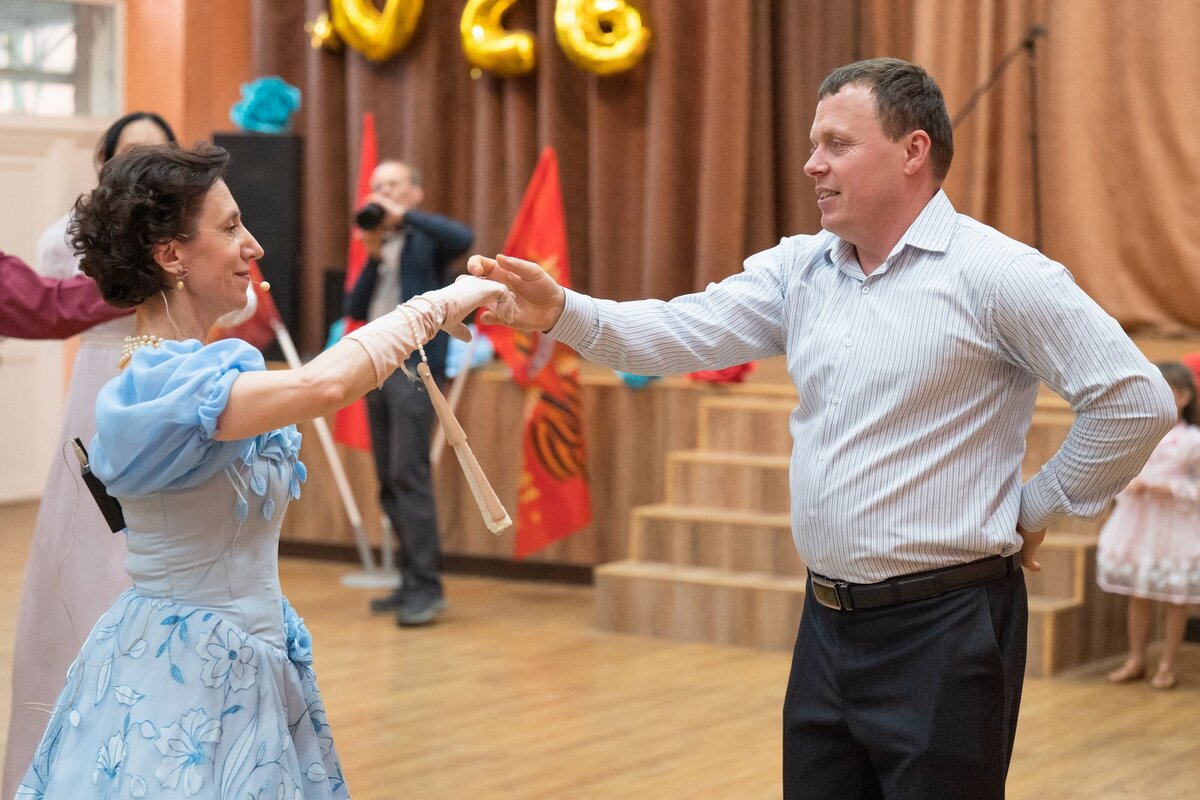 Семейный Пасхальный Бал. - Виктор Евстратов