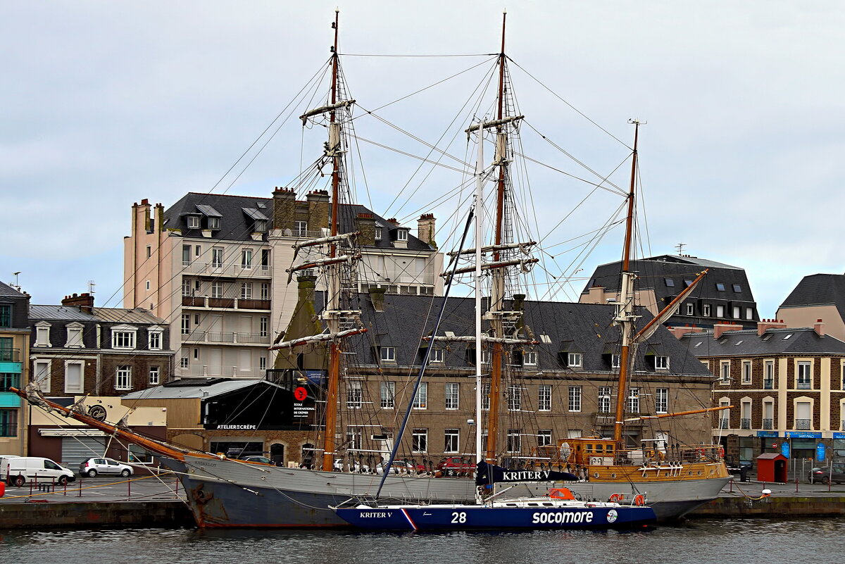 " Kaskelot" в порту Сен-Мало - В.И 