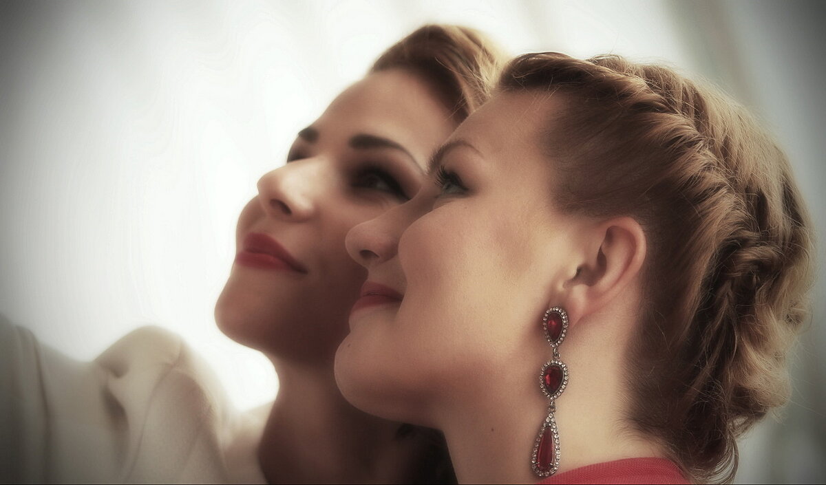 Селфистки ;-) - Алексей Пышненко