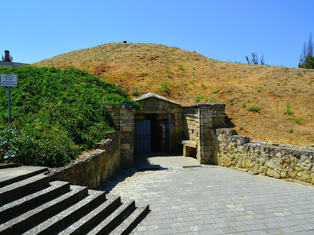 Керчь. Мелек-Чесменский курган. - Пётр Чернега