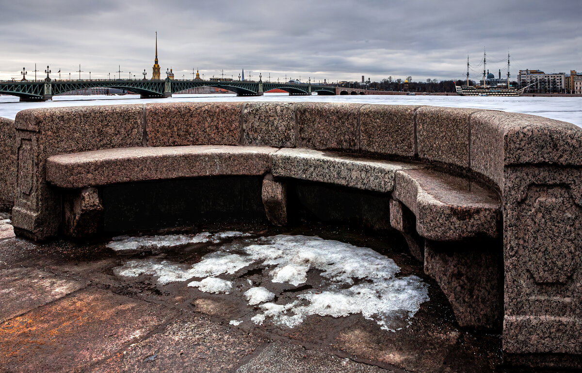 Недалеко от Троицкого моста - Eugene *