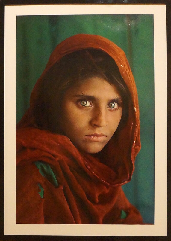 Стив Маккарри / Афганская девочка / Лагерь беженцев / 1984 г. цифровая печать 2015 г. - zavitok *