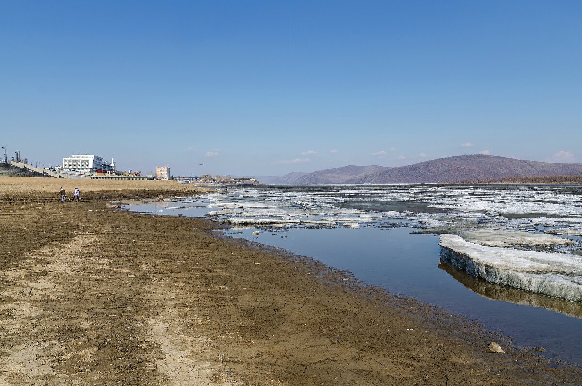 Весенний Амур - Виктор Иванович Чернюк