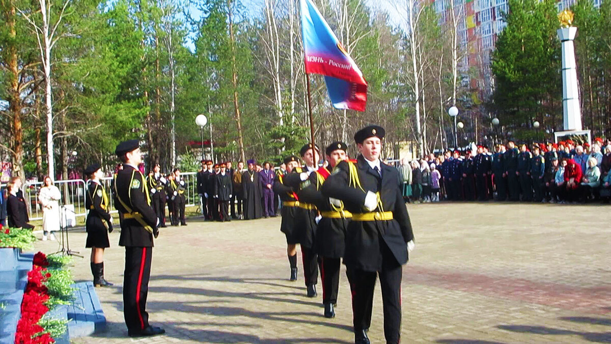 Май...Юные знаменосцы! - Владимир 