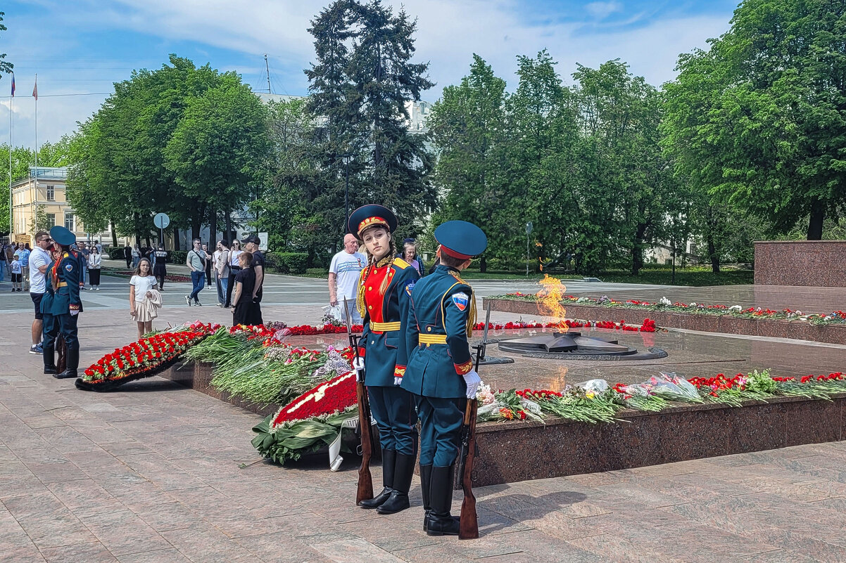 Почётный караул у Вечного огня в День Победы - Татьяна Машошина