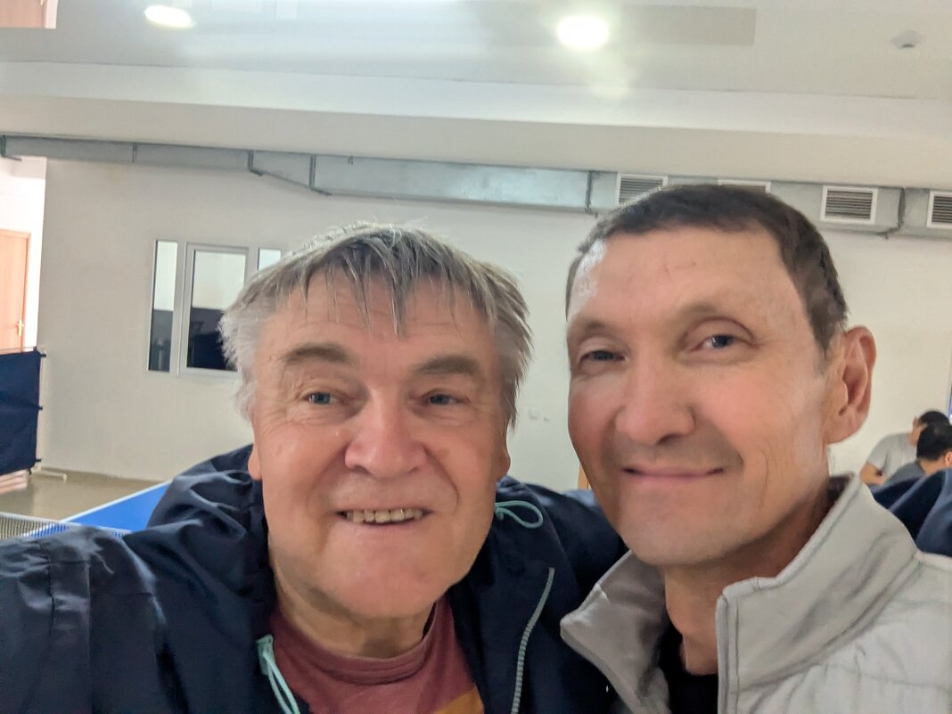 Друзья - Андрей Хлопонин