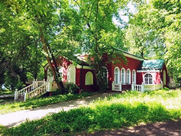 В усадьбе "Михалково", Москва - Елена В усадьбе "Михалково", Москва - Елена