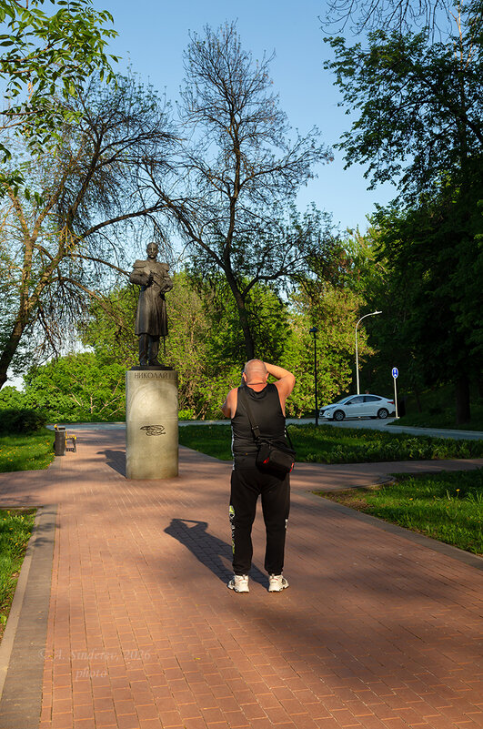 Фотограф снимает памятник Николаю Первому - Александр Синдерёв