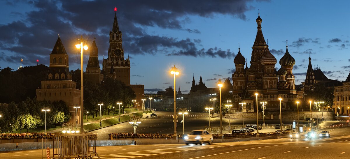 Красная площадь с Большого Москворецкого моста - <<< Наташа >>> Красная площадь с Большого Москворецкого моста - <<< Наташа >>>