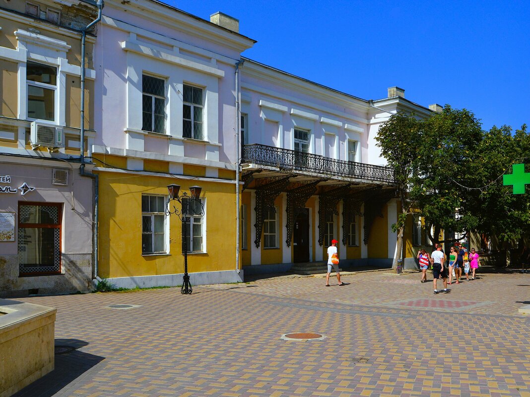 Феодосия. Дом Екатерины Константиновны Мизировой. - Пётр Чернега Феодосия. Дом Екатерины Константиновны Мизировой. - Пётр Чернега