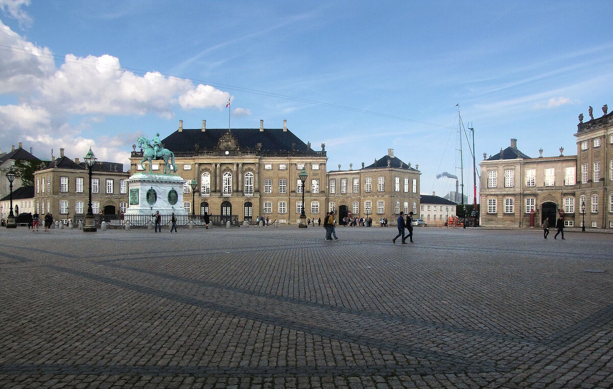 Площадь Амалиенборг (Amalienborg Slotsplads) - Александр Ильчевский 