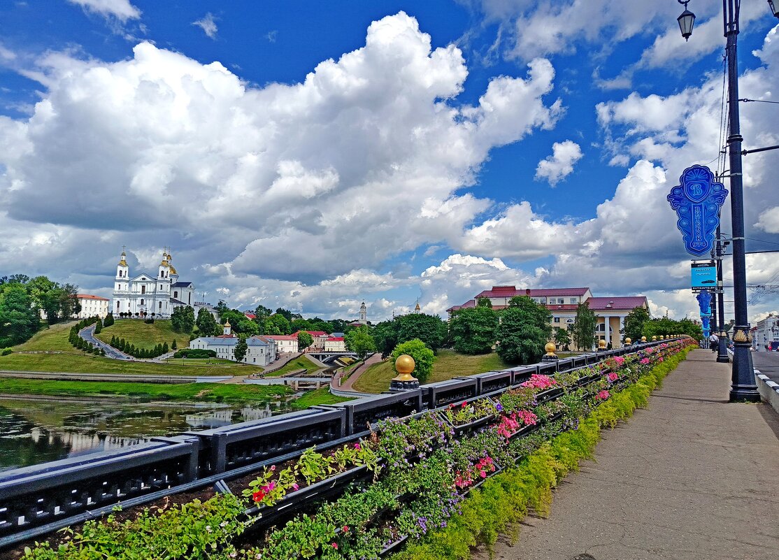 На мосту через Западную Двину. - Vladimir Semenchukov