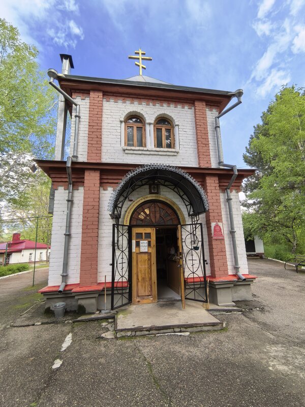На территории храма св. Пантелеймона - Виктор На территории храма св. Пантелеймона - Виктор