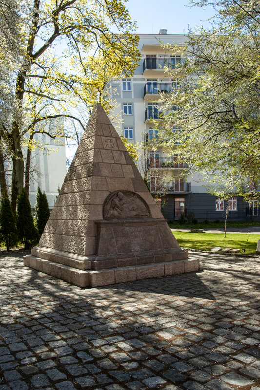 Памятник воинам-сапёрам, погибшим в Первую мировую войну - Gen 