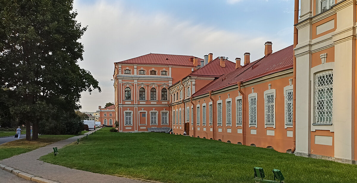 Александро - Невская лавра. - Лилия * Александро - Невская лавра. - Лилия *