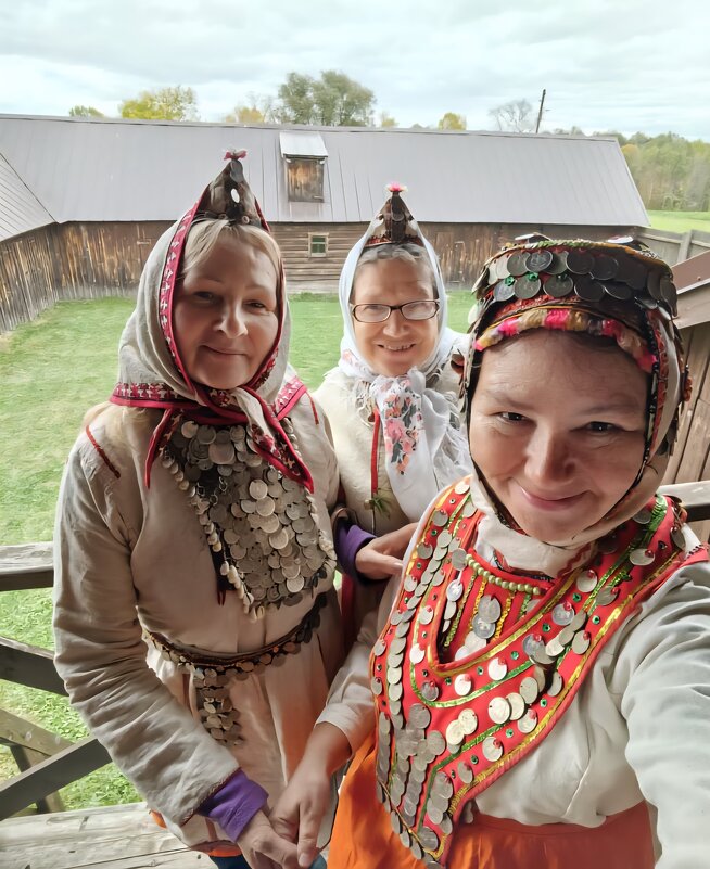Почти марийки. :) - ИРЭН@ .