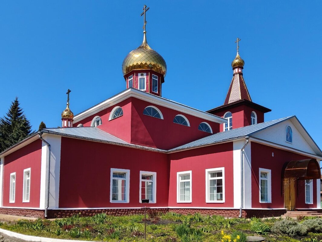 Храм Новомучеников и Исповедников Российских п.г.т. Локоть Брасовского района Брянской области.удали - Елена Сухорученкова