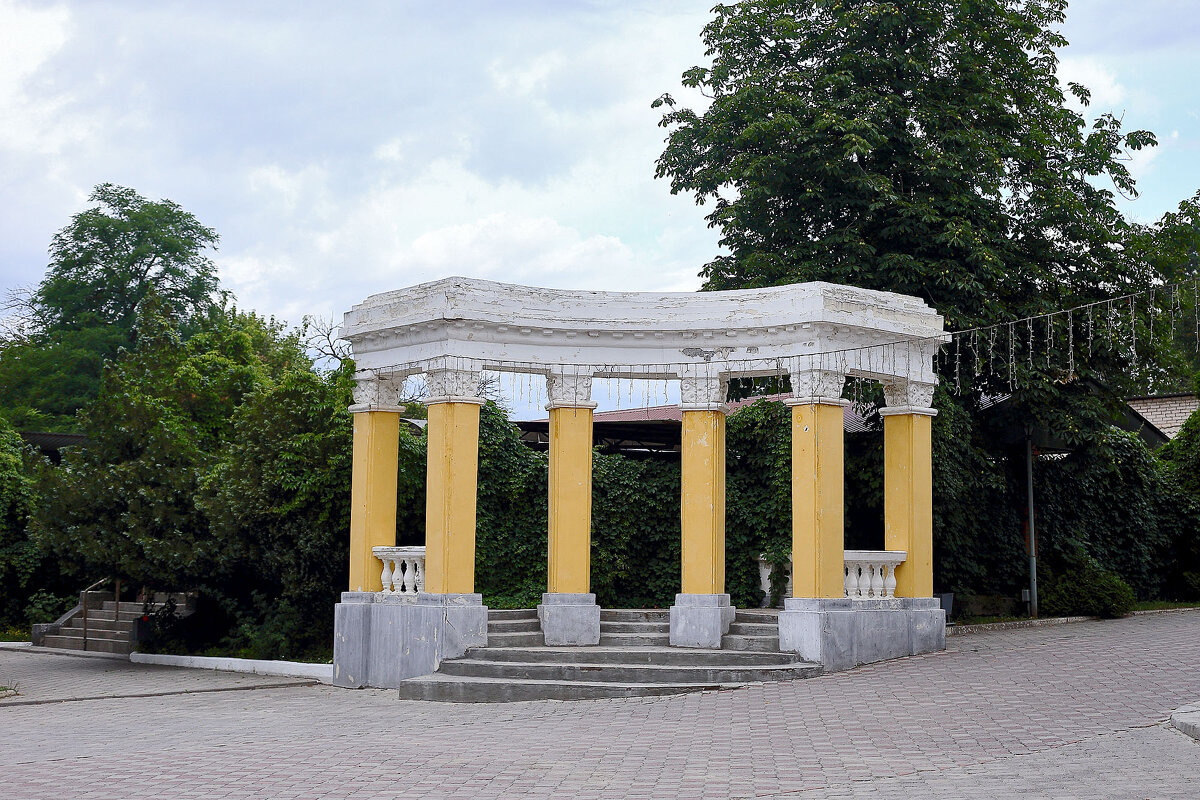 В парке - Юрий Гайворонскiий В парке - Юрий Гайворонскiий