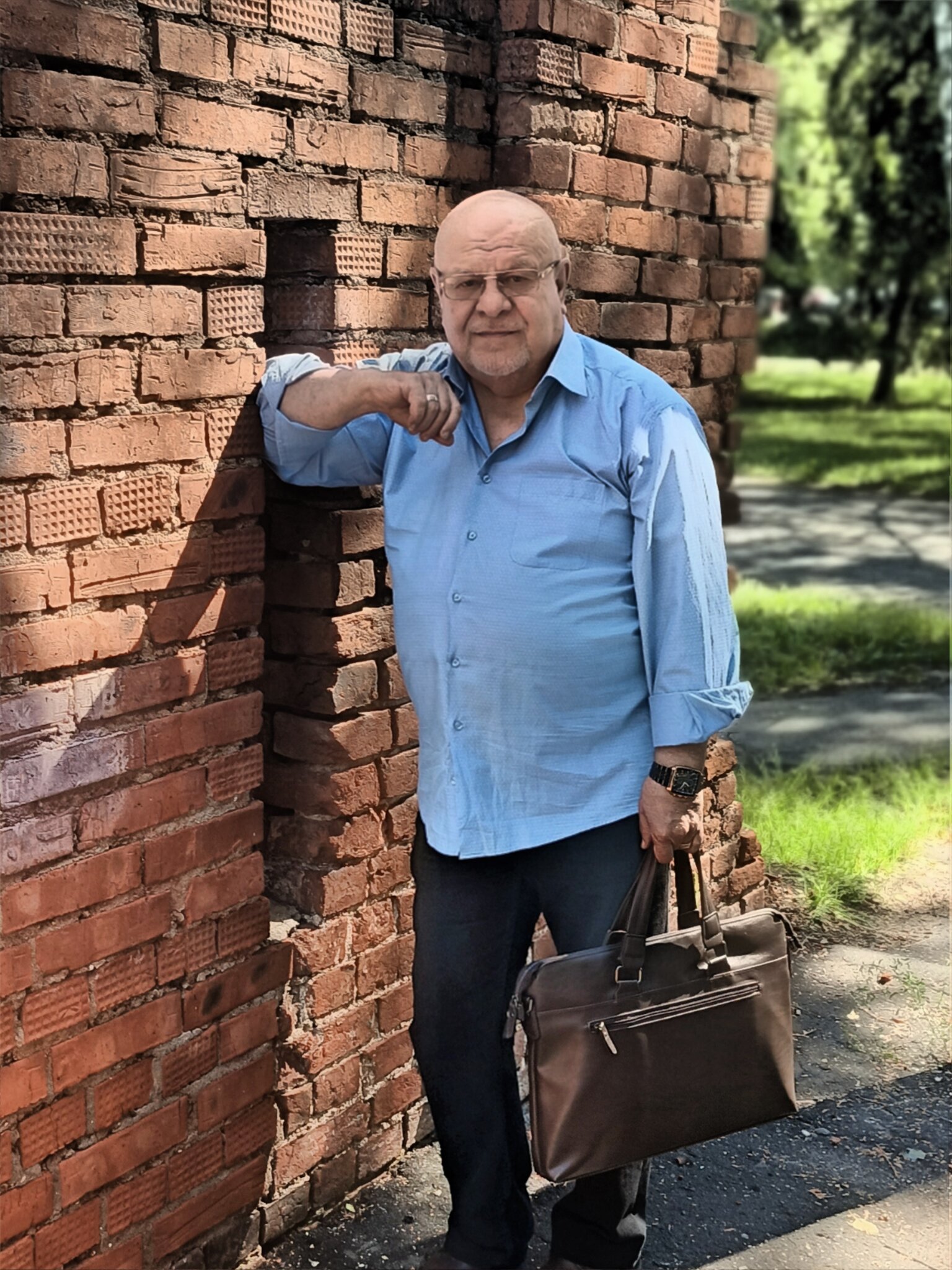 У стены древнего города. - Михаил Столяров