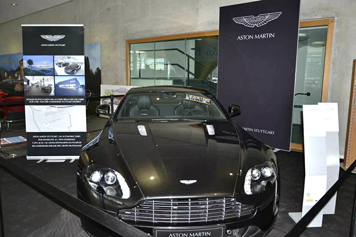 Aston Martin V8 Vantage :: Анатолий Малобродский